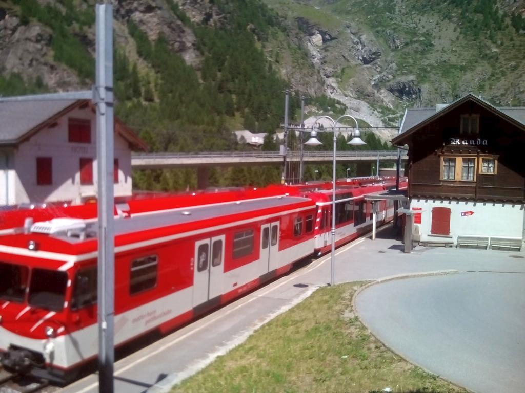 Hotel Klein Matterhorn Randa Exteriör bild