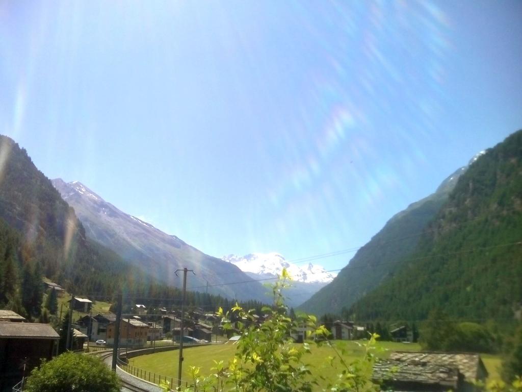 Hotel Klein Matterhorn Randa Rum bild