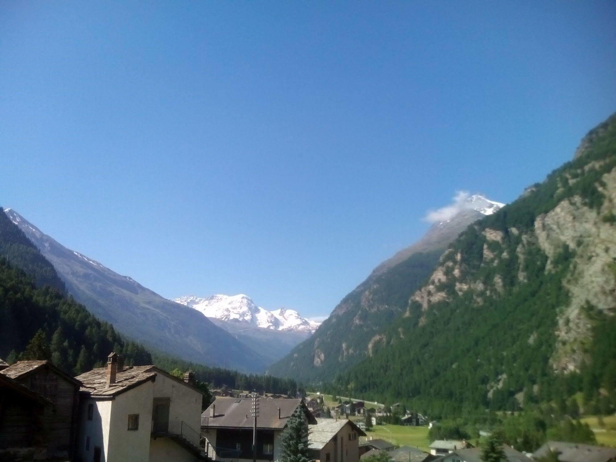 Hotel Klein Matterhorn Randa Exteriör bild